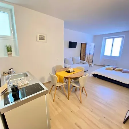 Isola Bella アパート *