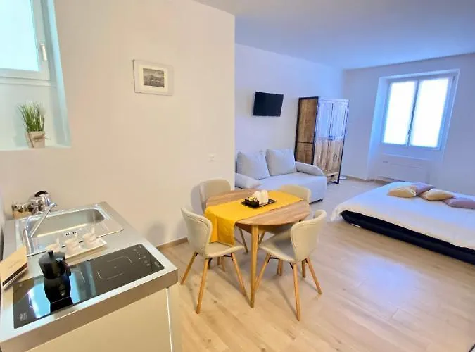 Isola Bella アパート *